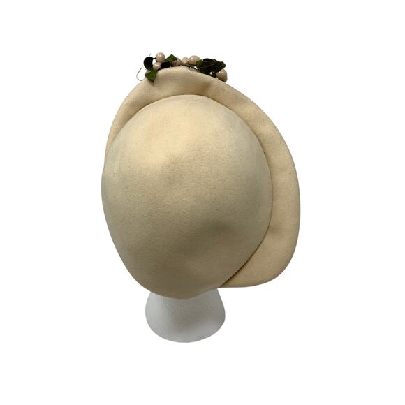 Vintage Ivory Felt Hat Faux Berry Leaf Trim Womens Mid Century Cocktail - Picture 5 of 8